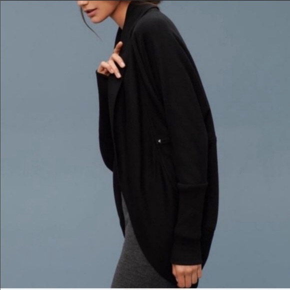 Aritzia Wilfred Diderot Cocoon Wrap Sweater black - Picture 2 of 9